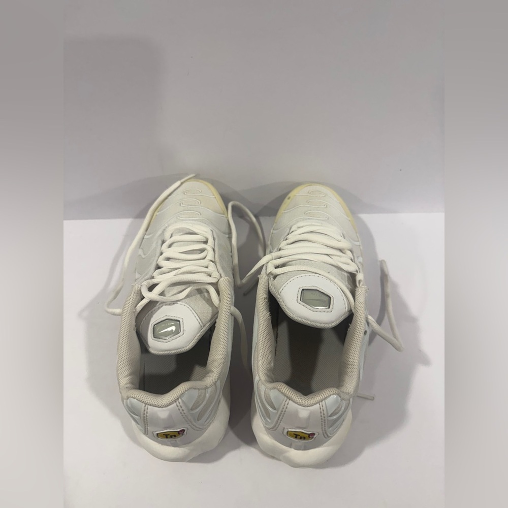Nike Air Max Plus TN Triple White Sneakers Size 5.5Y / Women’s 7 Used - Picture 7 of 12